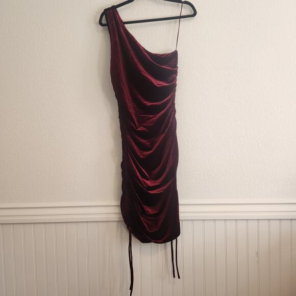 House of Harlow 1960 Women's Size Small One Shoulder‎ Red Sheath Dress NWT - Picture 2 of 9